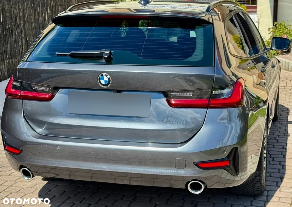 BMW Seria 3 320d Touring xDrive - 5