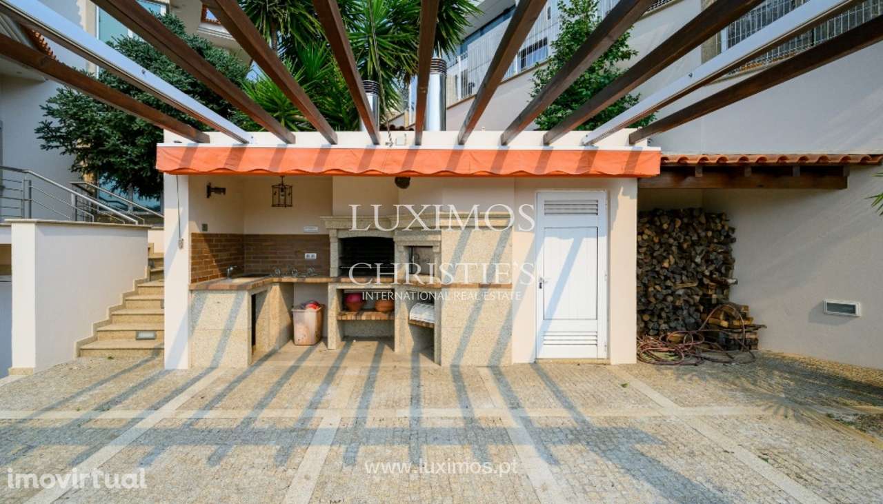 Moradia com piscina e vistas de rio à venda em Jovim - Grande imagem: 4/25