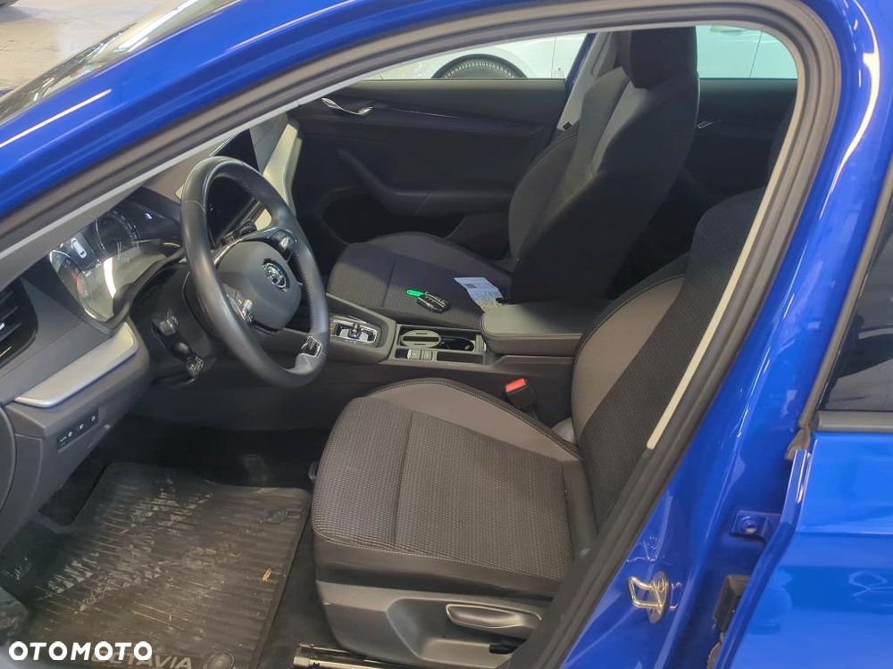 Skoda Octavia 2.0 TDI Ambition DSG - 8