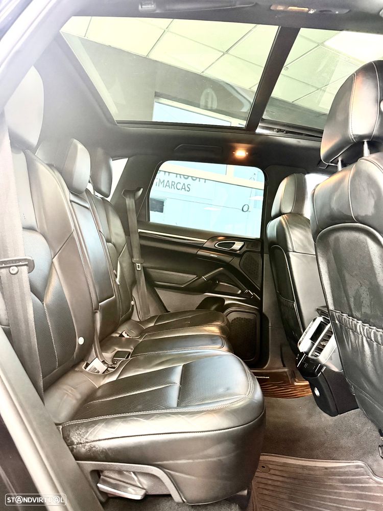 Porsche Cayenne Tiptronic S - 15