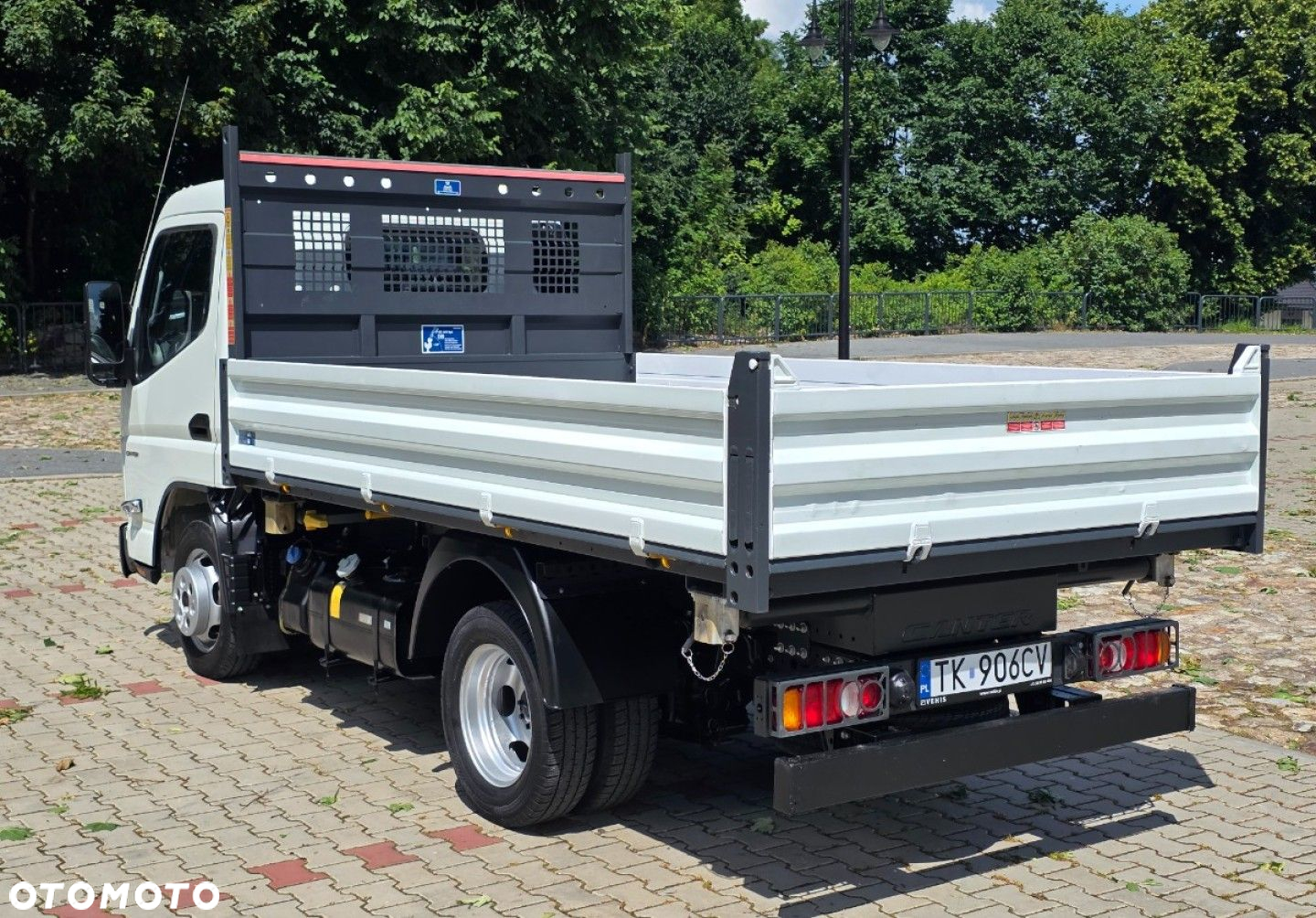 Mitsubishi Fuso Canter - 7
