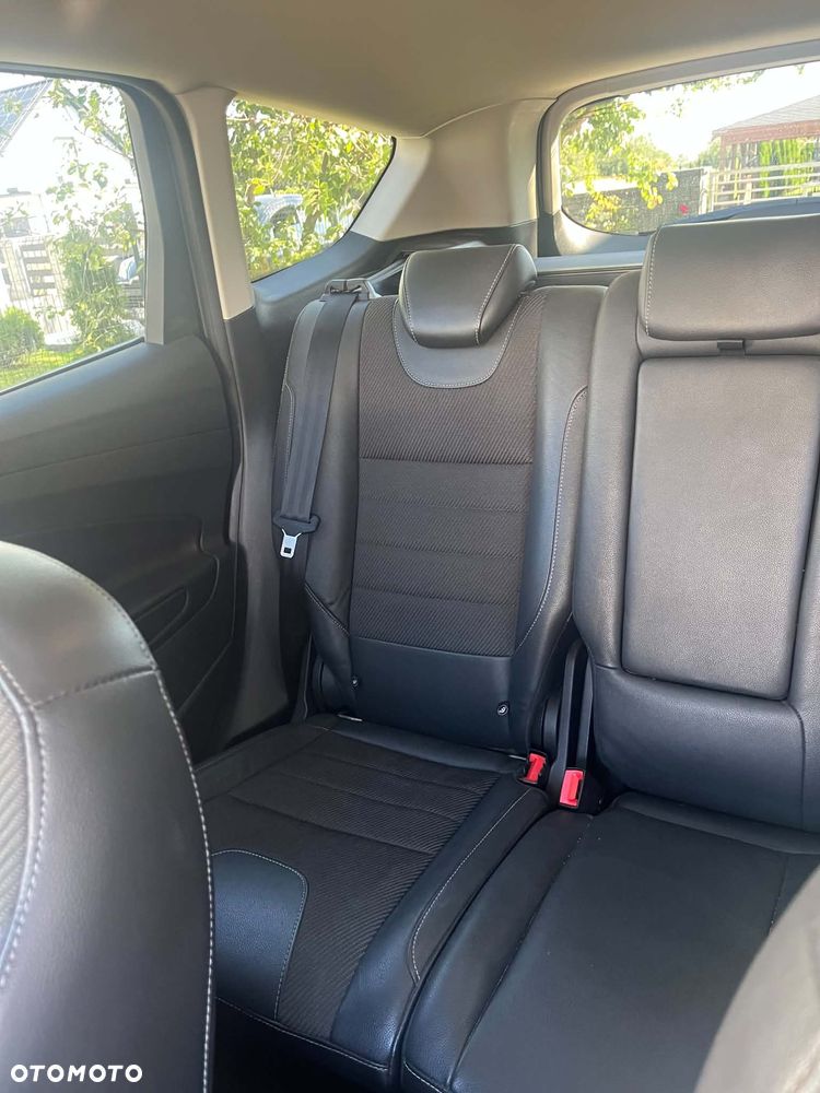 Ford Kuga 2.0 TDCi FWD Titanium - 11