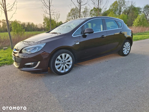 Opel Astra IV 1.4 T Cosmo EU6