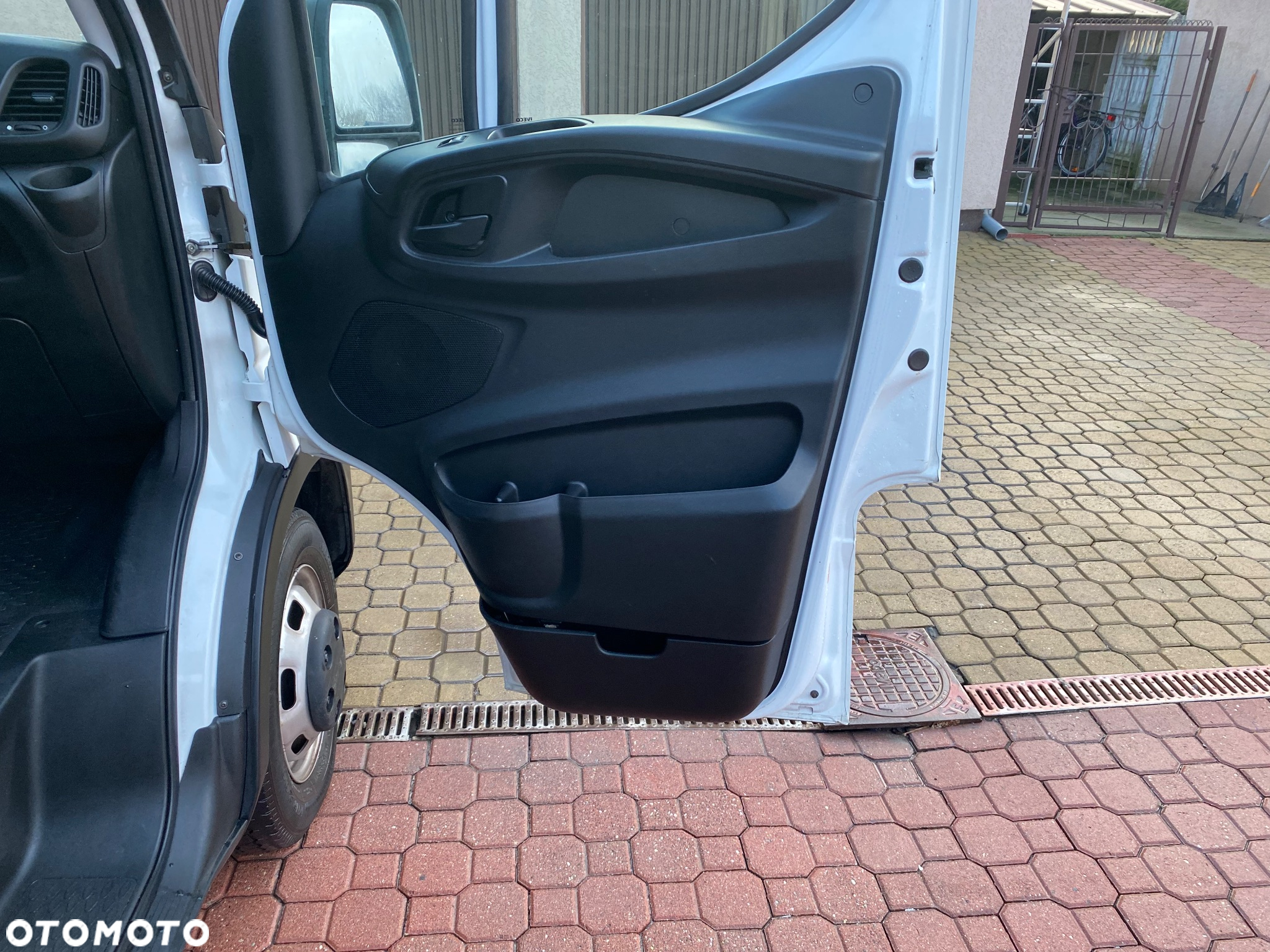 Iveco 35C13 bliźniaki  klimatronic MAXI DŁUGIE hak 3500 kg - 25