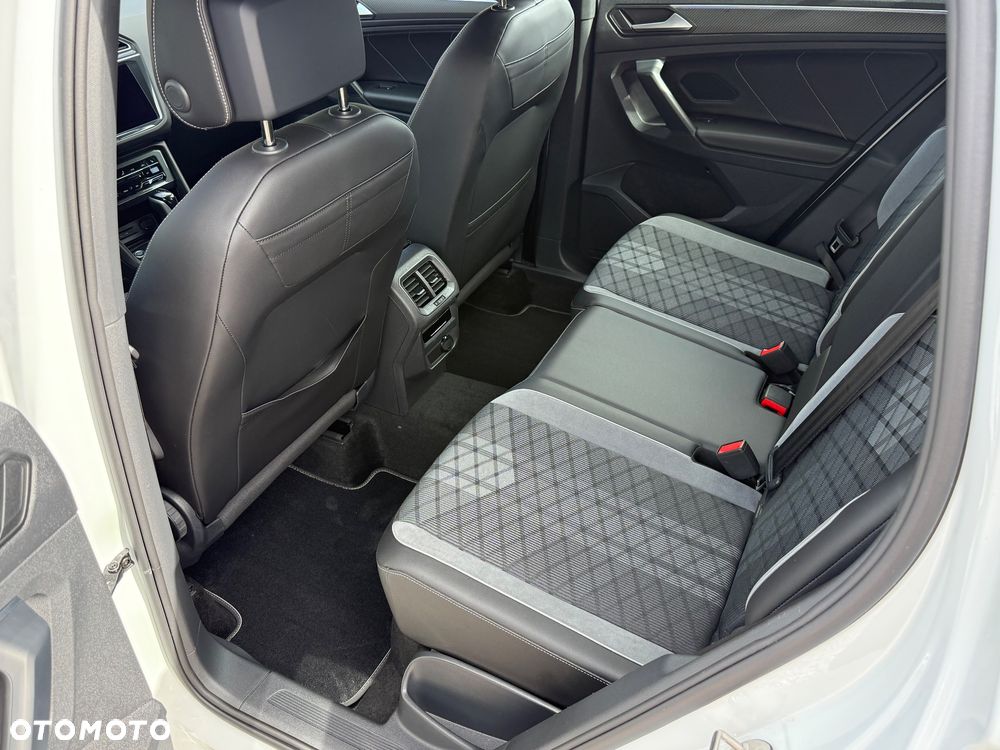 Volkswagen Tiguan 1.4 eHybrid OPF DSG R-Line - 35