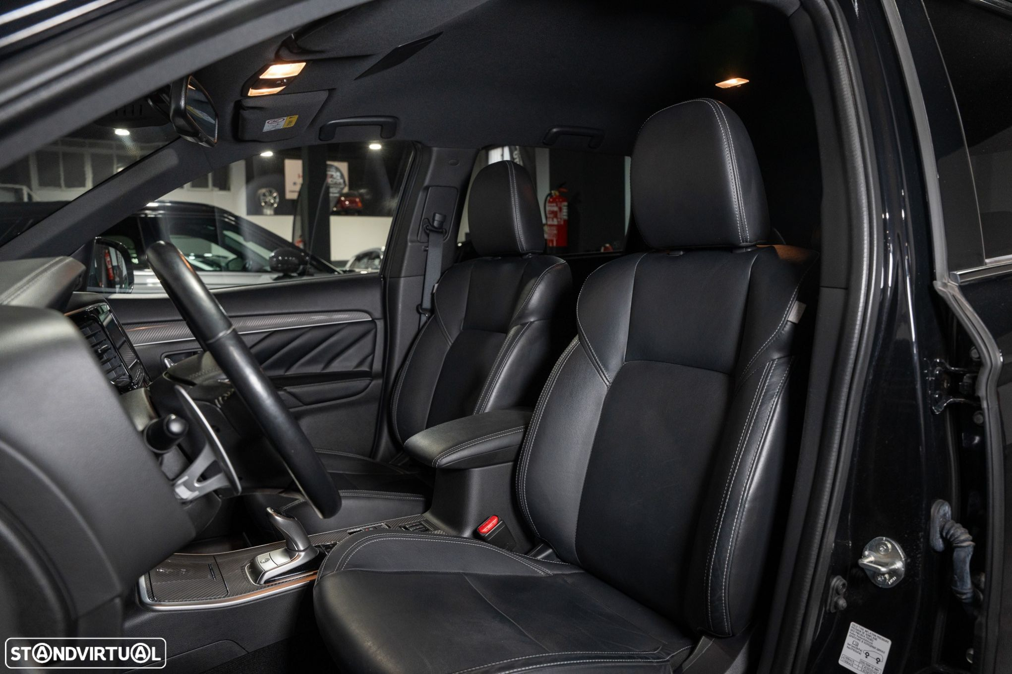 Mitsubishi Outlander 2.4 PHEV Instyle - 28