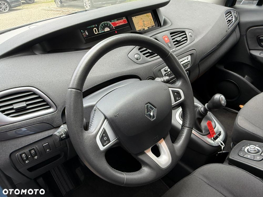 Renault Scenic 1.6 16V 110 Dynamique - 9