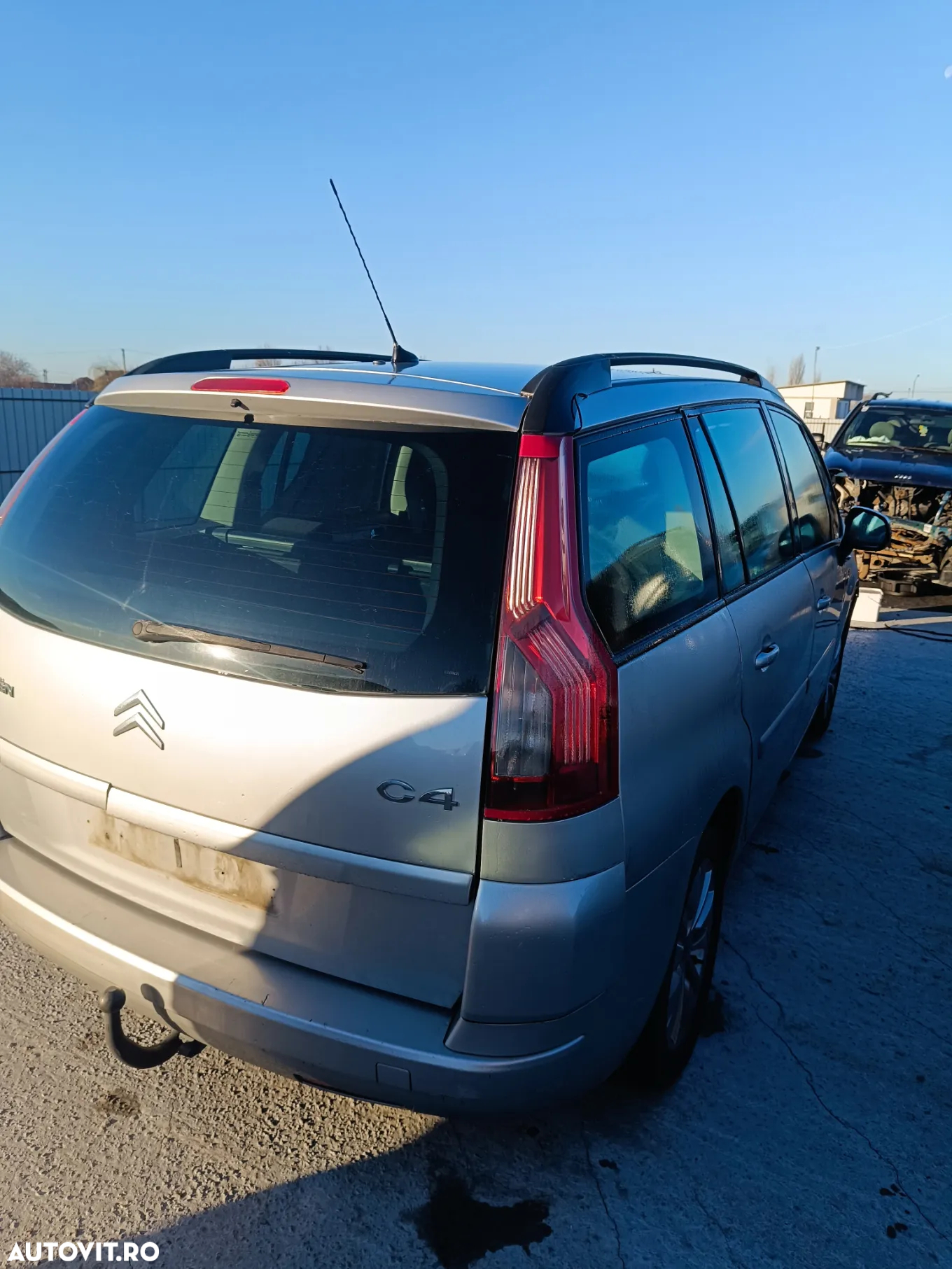 Dezmembrez Citroen C4 grand 2008 - 3