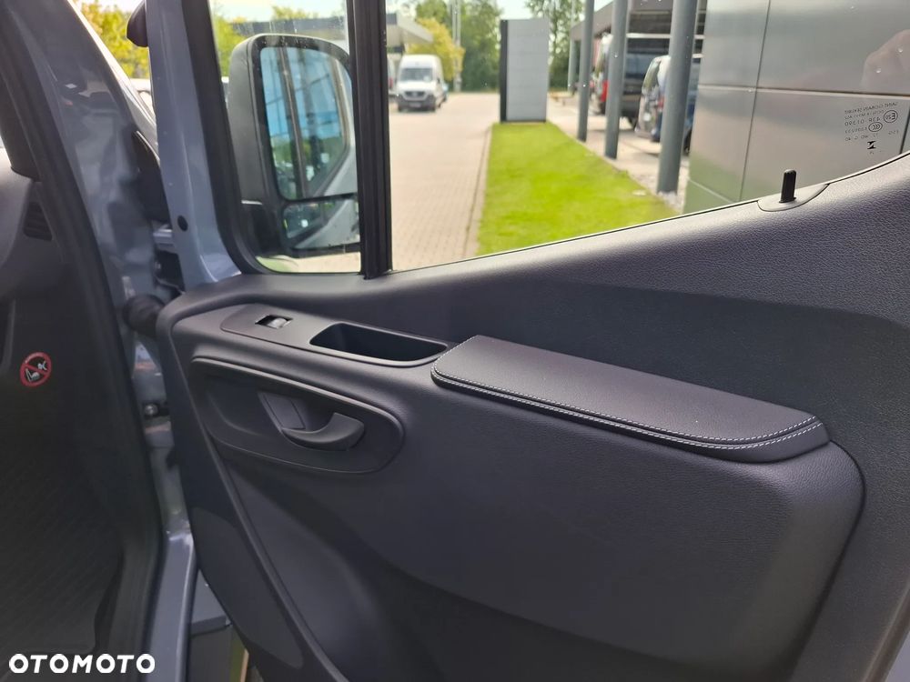 Mercedes-Benz Sprinter 315 CDI Furgon PRO długi 4325 mm L3H2 - 31