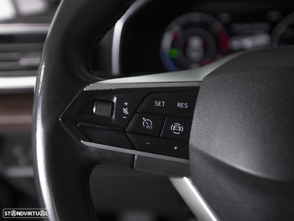 SEAT Leon 1.4 e-Hybrid Xcellence DSG - 17