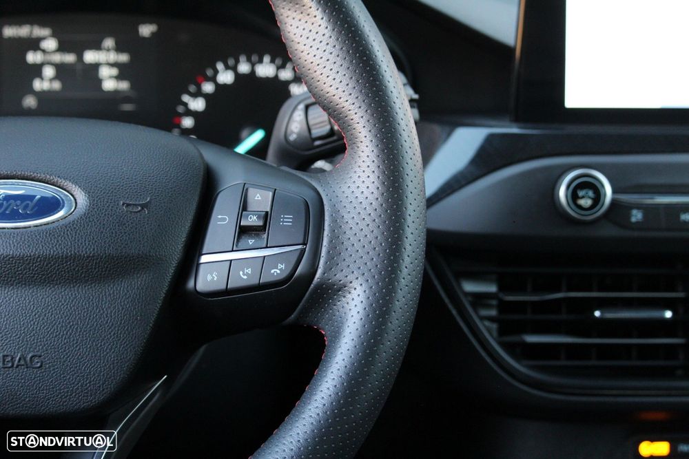 Ford Focus 1.0 EcoBoost ST-Line - 30
