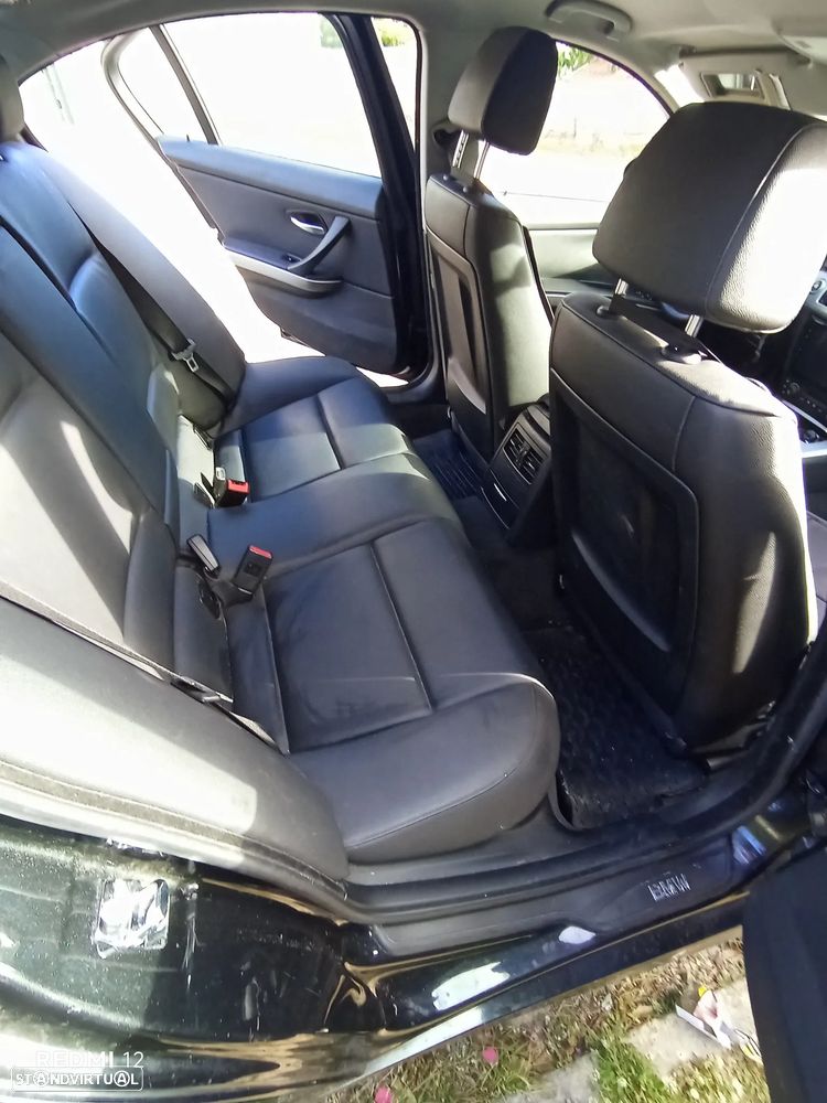 BMW 320 d - 8