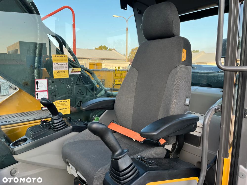 Volvo EC220EL - 10