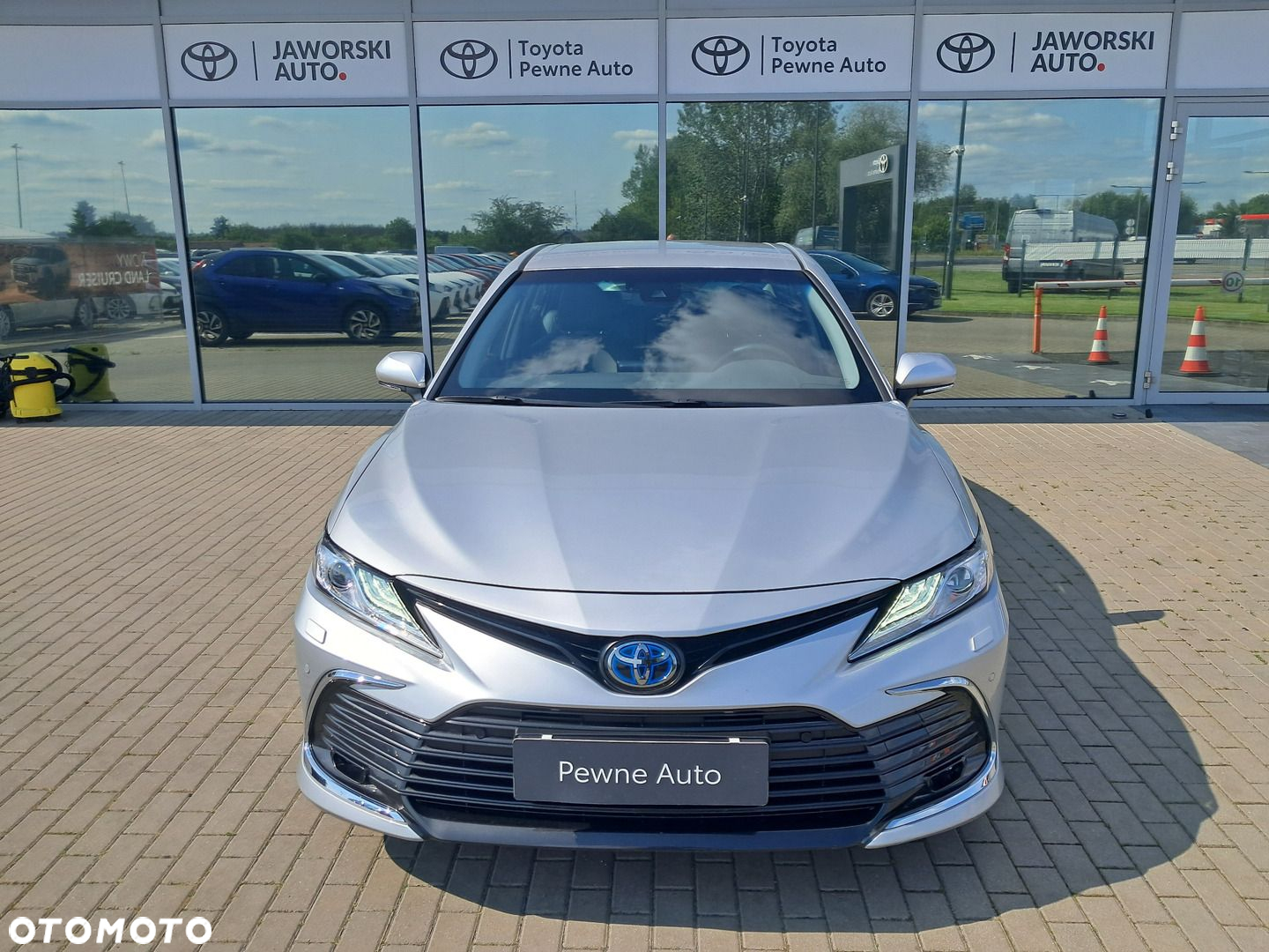 Toyota Camry 2.5 Hybrid Executive CVT - 2