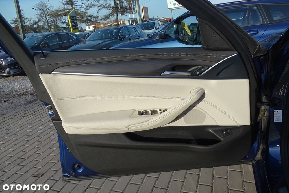 BMW Seria 5 520d Luxury Line - 16