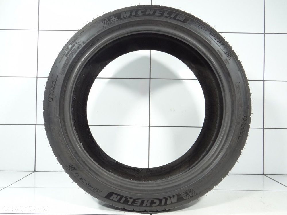 Opony letnie 225/45R19 96W (255/40R19) Michelin - 4