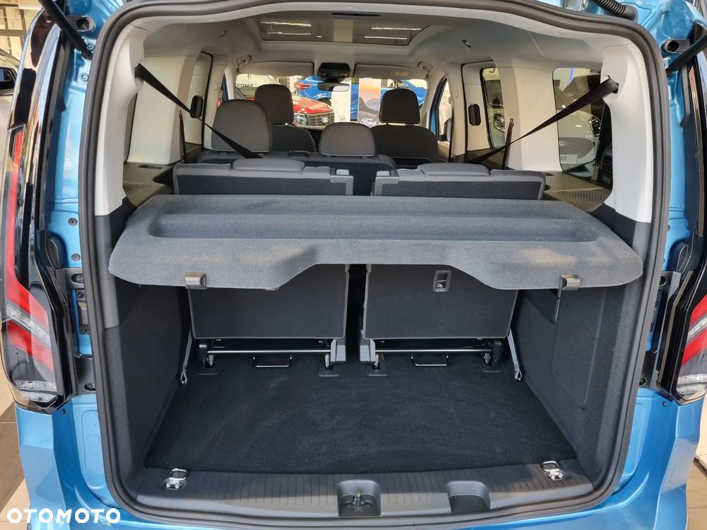 Ford Tourneo Connect Grand - 16