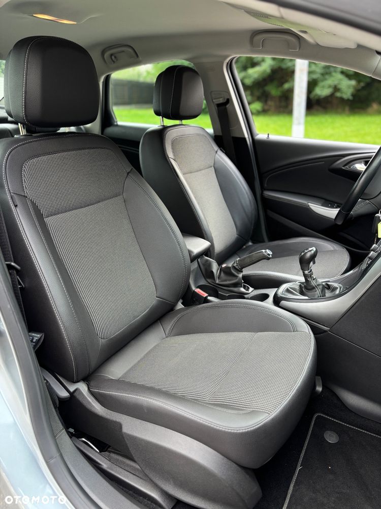 Opel Astra 1.4 ecoFLEX Cosmo - 21