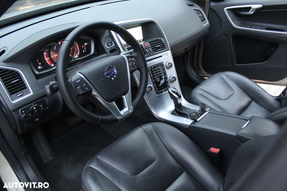 Volvo XC 60 D5 AWD Geartronic Summum - 21