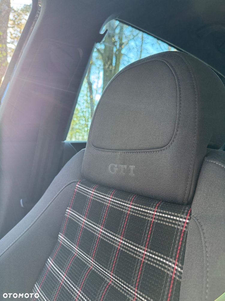 Volkswagen Golf 2.0 TSI GTI - 13