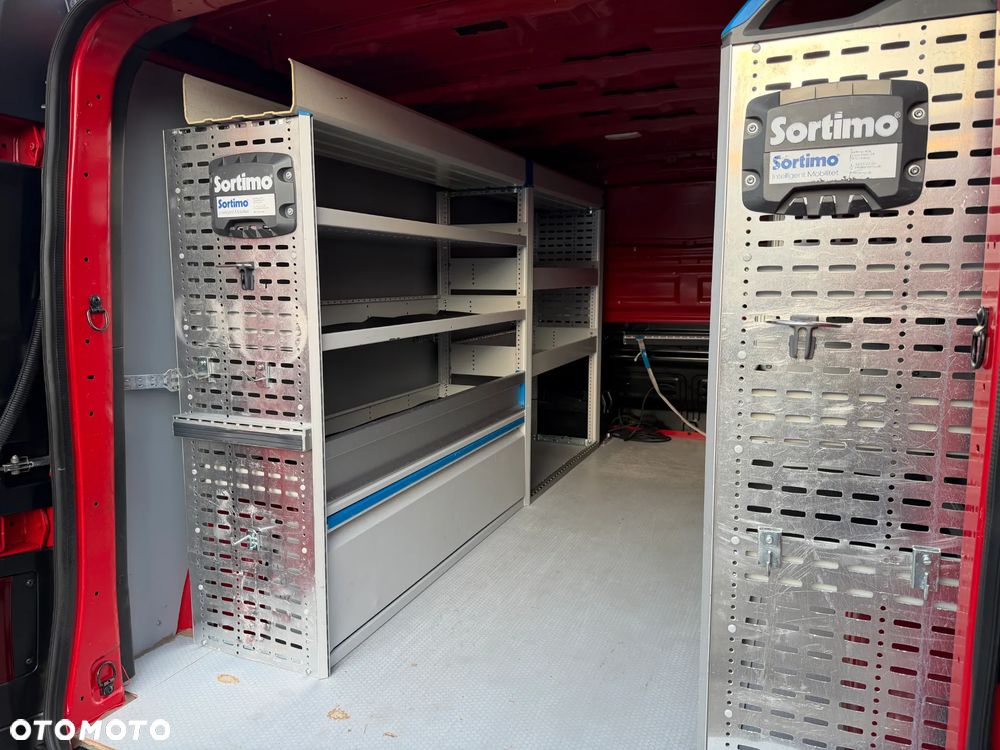 Renault Trafic L2H1 Warsztat - 25