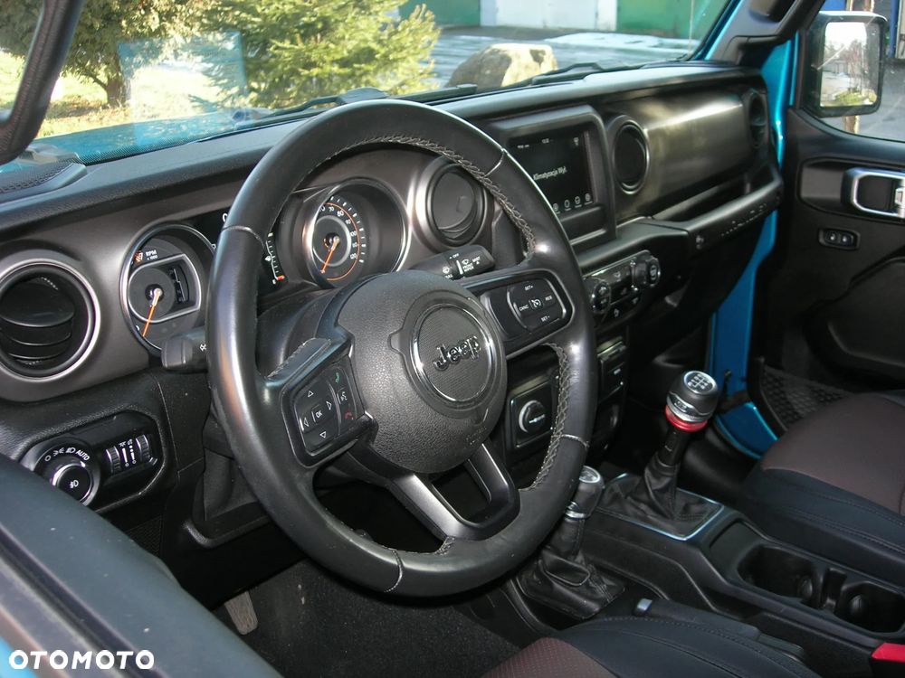 Jeep Wrangler - 5