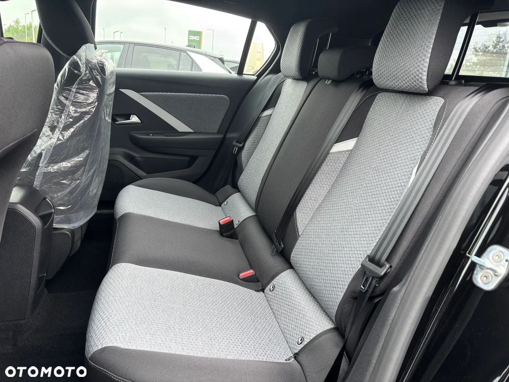 Opel Astra 1.2 T mHEV Business Edition eDTC - 19