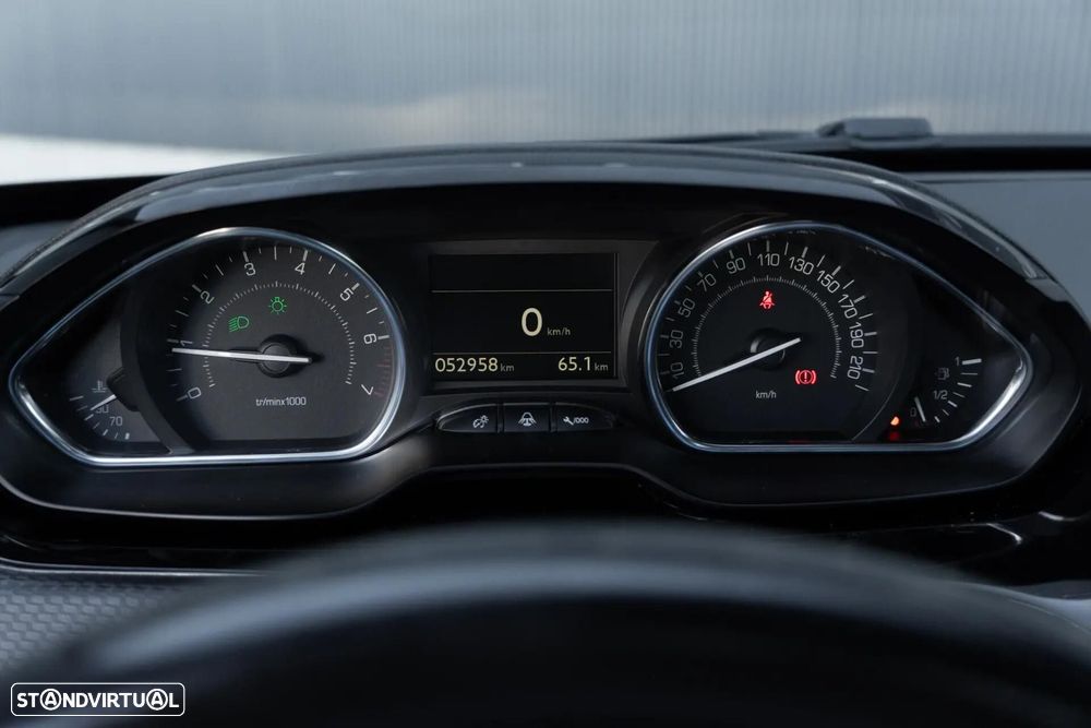 Peugeot 2008 1.2 PureTech Signature - 12