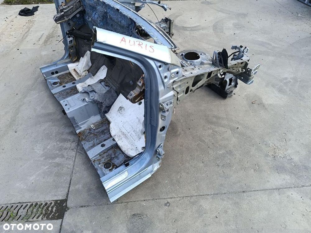 TOYOTA AURIS II ĆWIARTKA PRAWA PRZÓD - 2