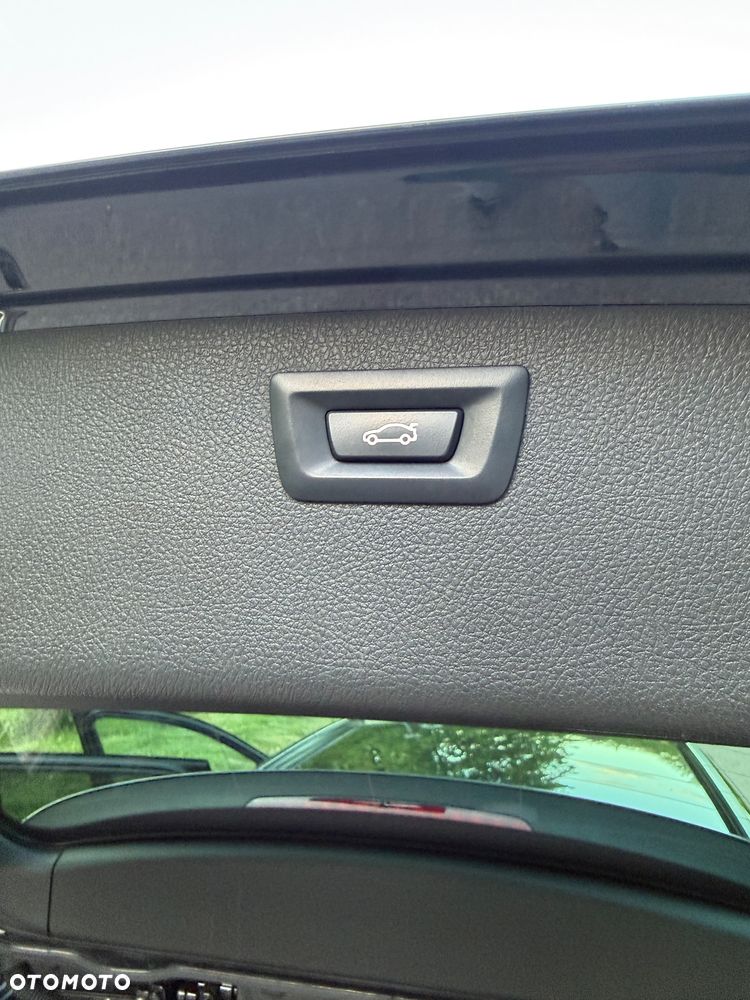 BMW Seria 3 318d DPF Edition Sport - 34