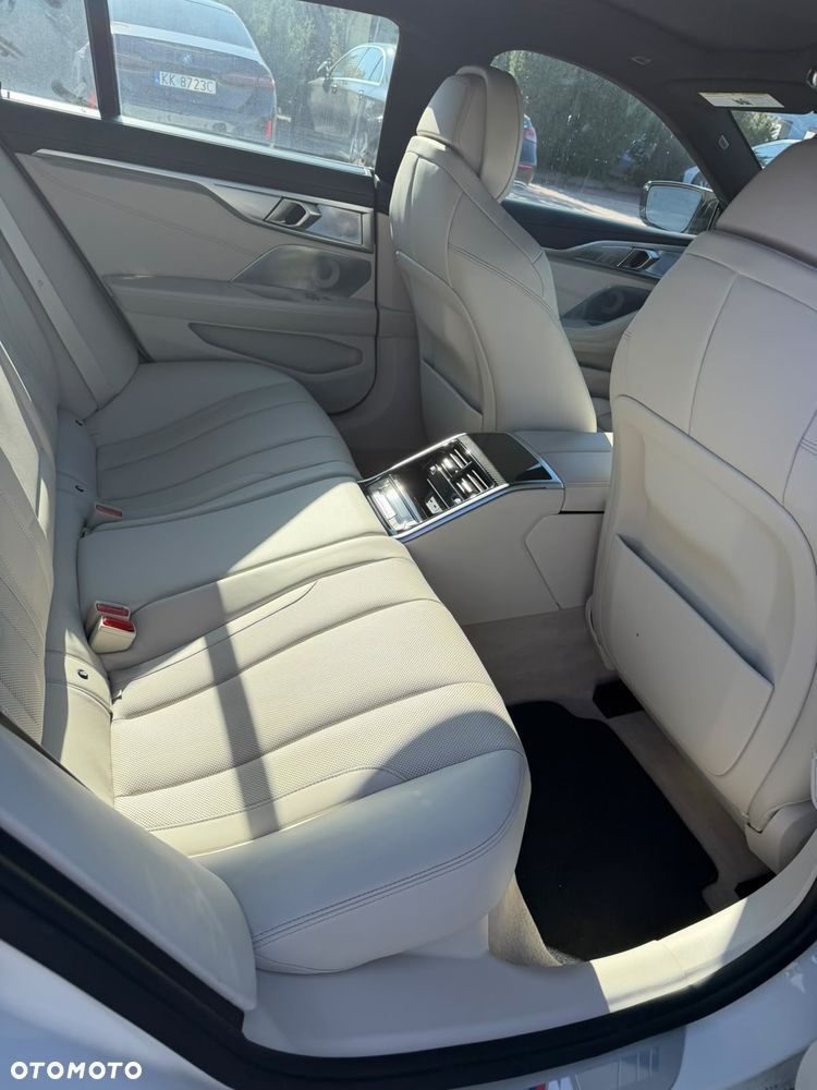 BMW Seria 8 M850i xDrive - 5