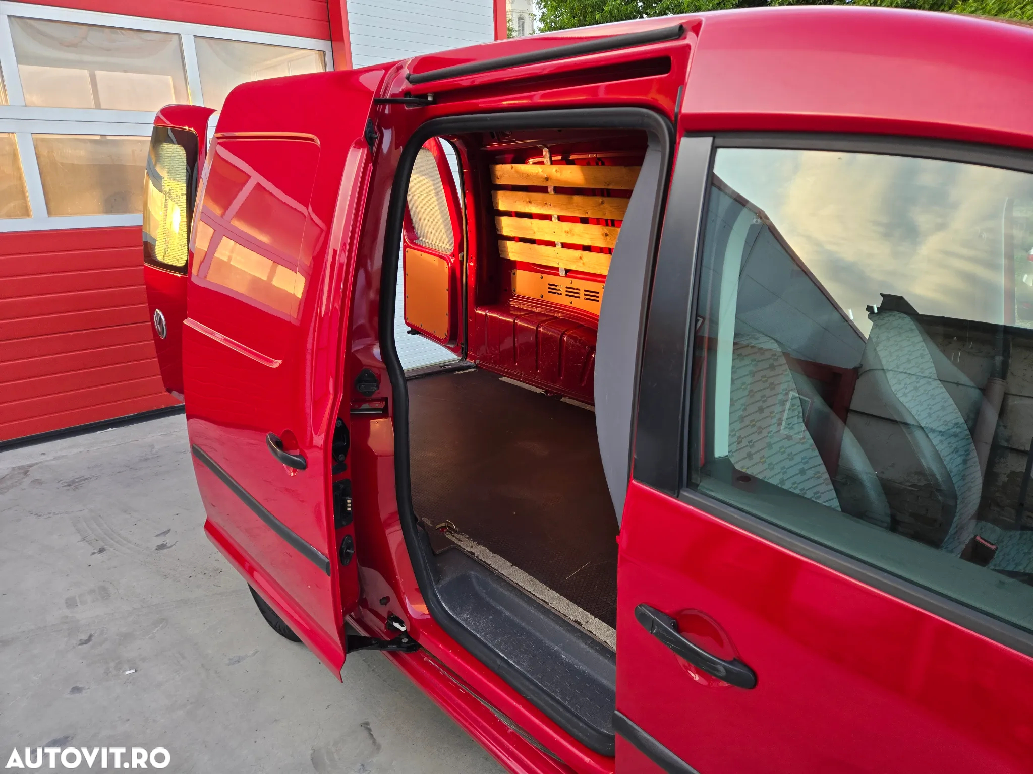 Volkswagen Caddy MAXI / CUTIE AUTOMATĂ / 2012 - 5