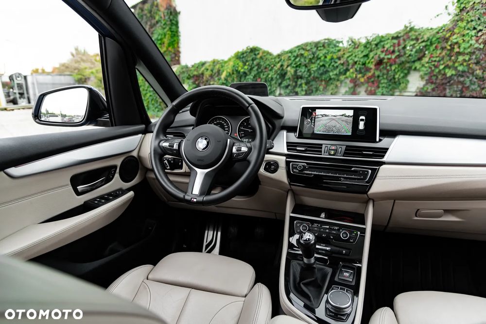 BMW Seria 2 220i GT M Sport - 38