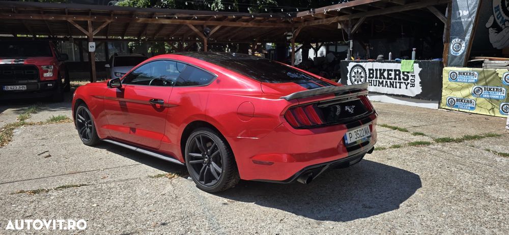 Ford Mustang - 2