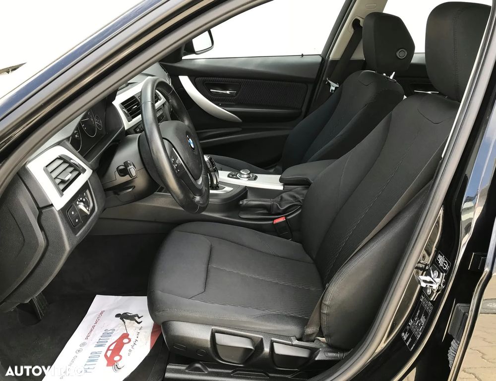BMW Seria 3 320i Aut. - 14
