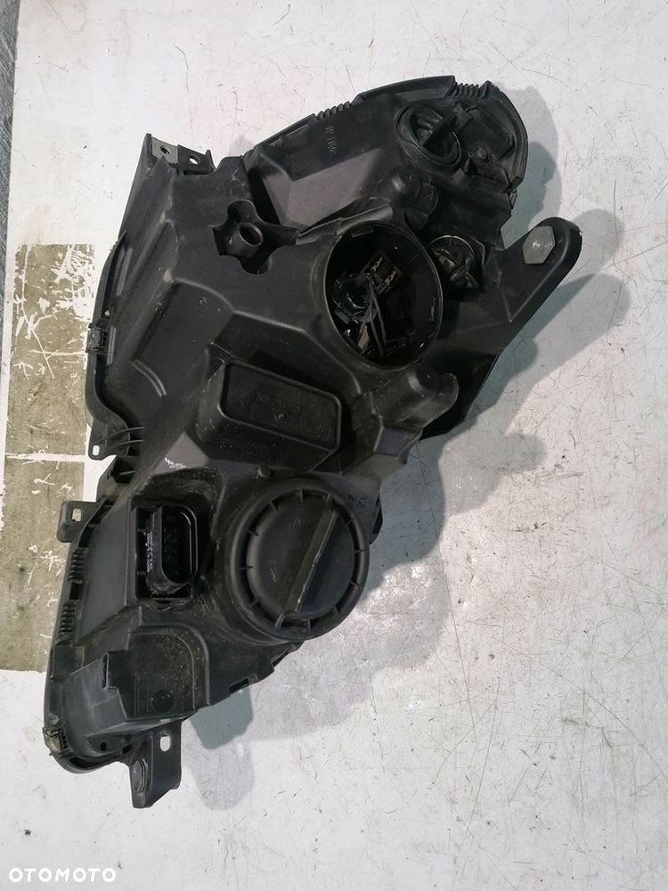 MERCEDES C-KLASA W204 07r LAMPA SOCZEWKA LEWY PRZÓD A2048200161 EUROPA - 4