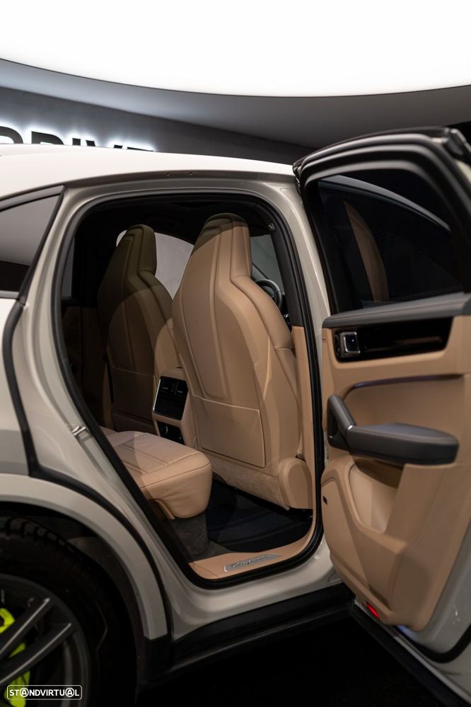 Porsche Cayenne Coupé E-Hybrid - 14