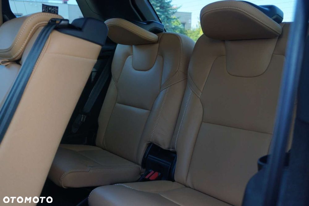 Volvo XC 90 - 17
