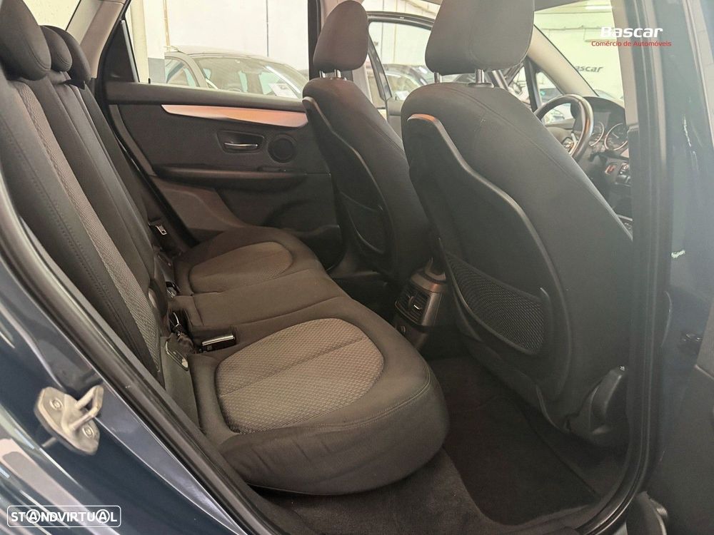 BMW 218 Active Tourer d Line Luxury Auto - 14