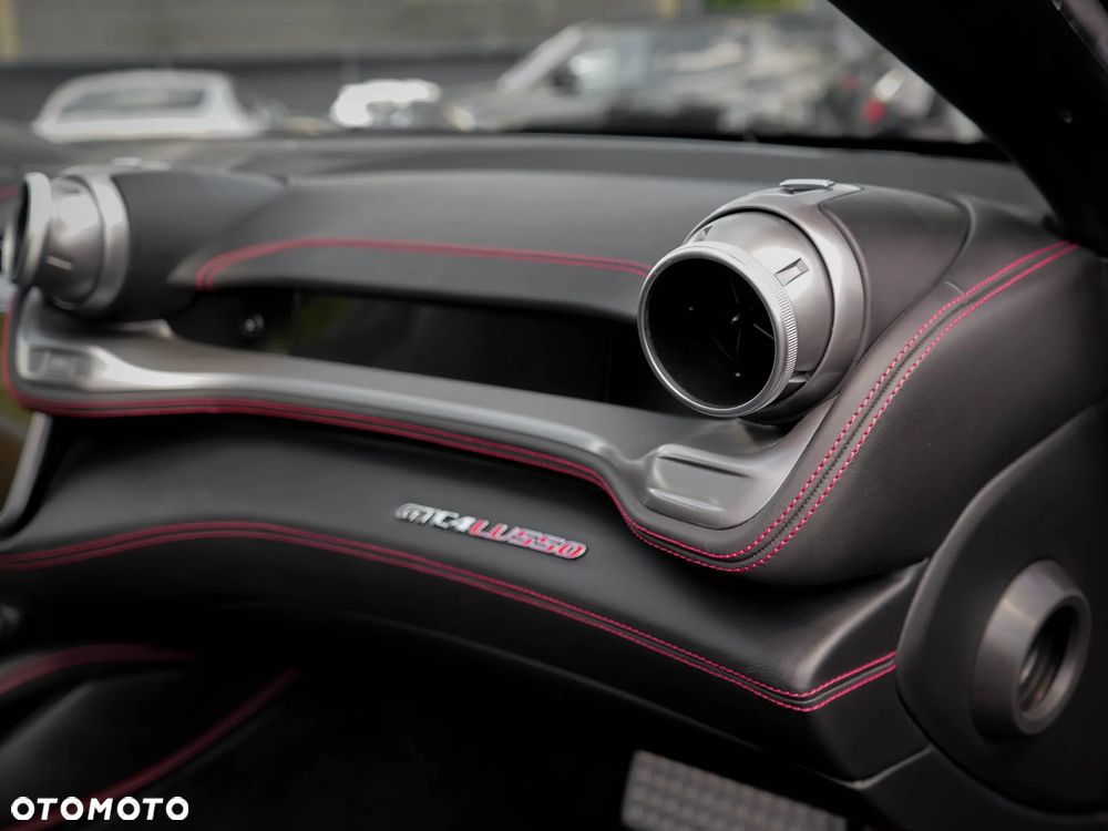 Ferrari GTC4Lusso - 26