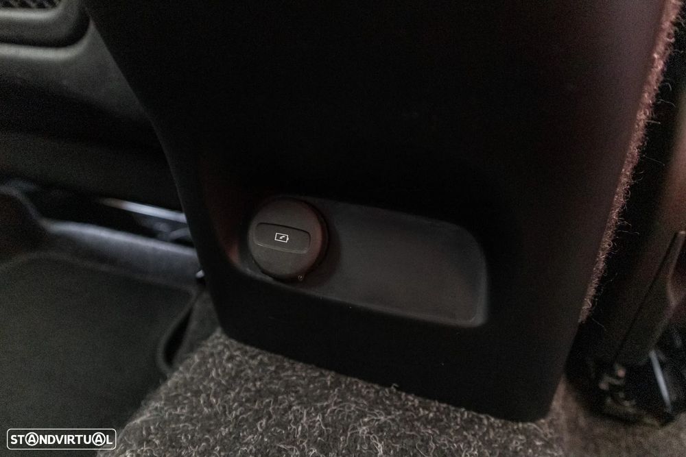 Volvo XC 40 2.0 D3 Momentum Plus Geartronic - 24