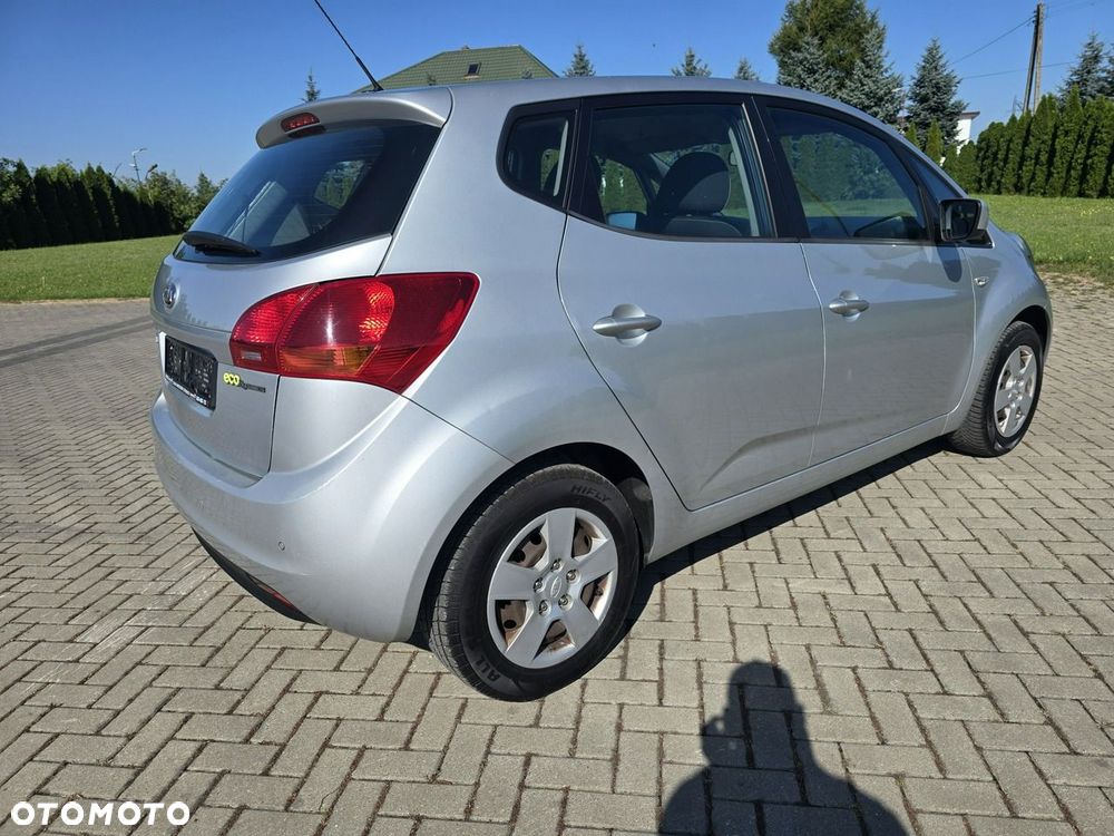 Kia Venga - 8