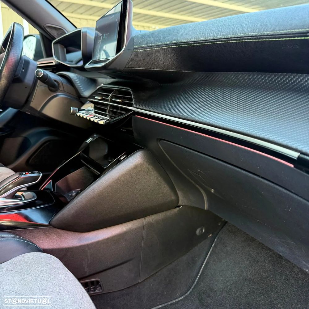Peugeot e-2008 50 kWh GT Line - 8
