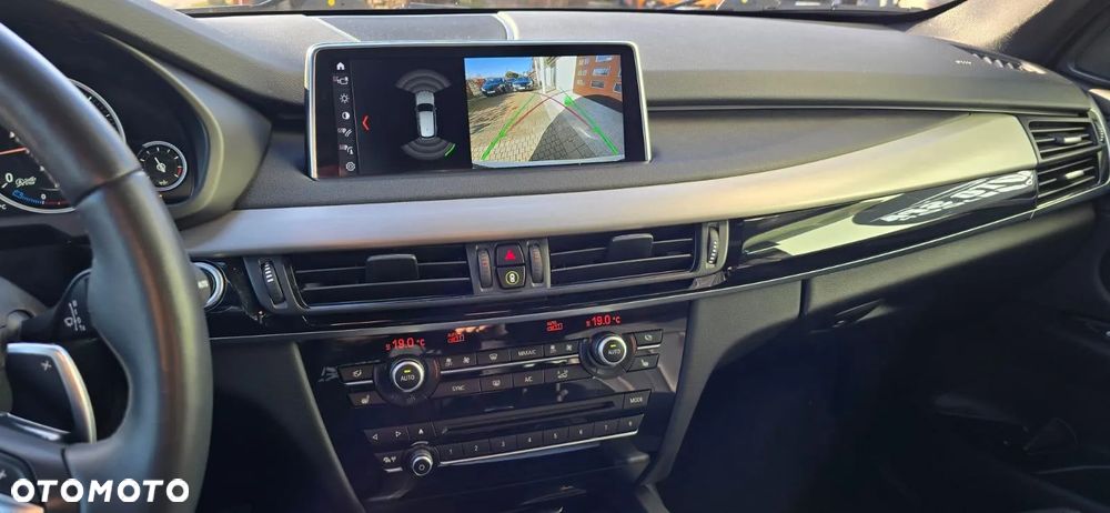 BMW X5 xDrive40d - 13