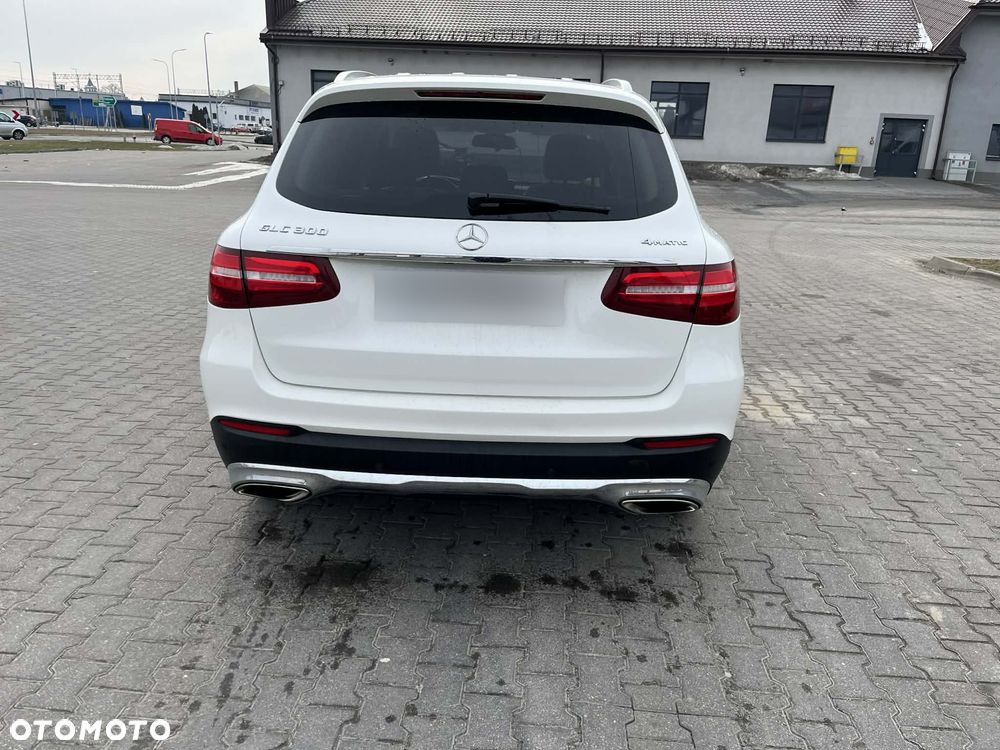 Mercedes-Benz GLC 300 4Matic 9G-TRONIC - 10