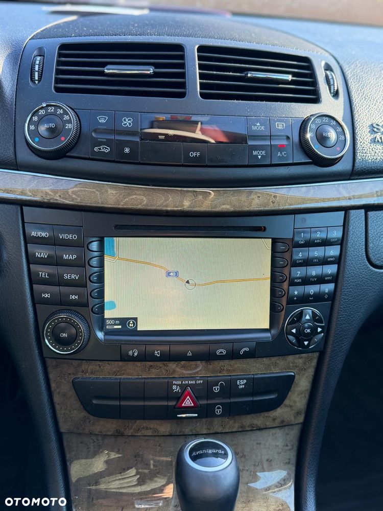 Mercedes-Benz Klasa E 320 CDI Avantgarde Sport Edition - 13