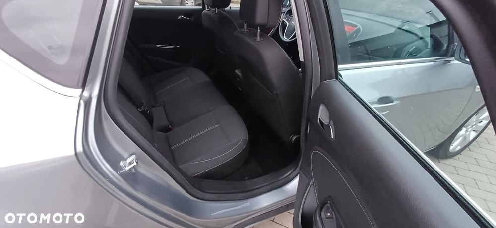 Opel Astra IV 1.4 T Cosmo S&S EU6 - 13