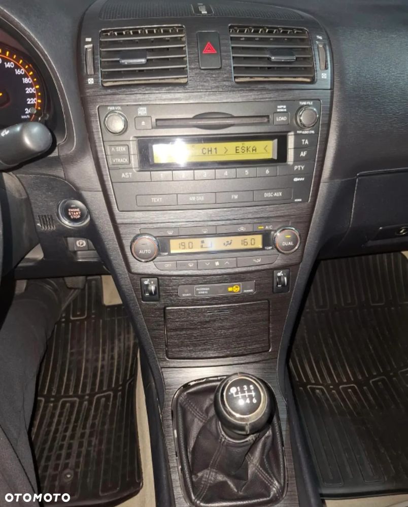 Toyota Avensis 2.0 Prestige - 10