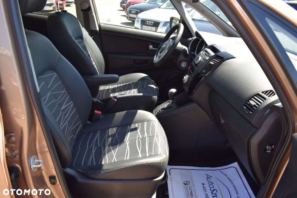 Kia Venga - 23