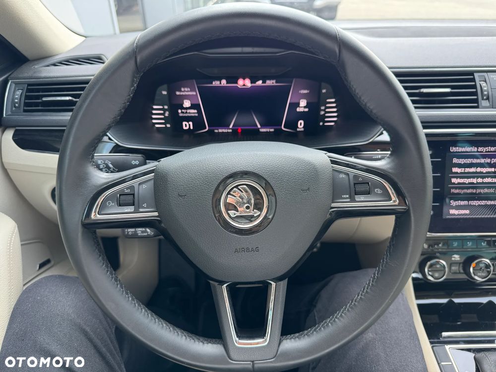 Skoda Superb 2.0 TDI SCR L&K DSG - 37